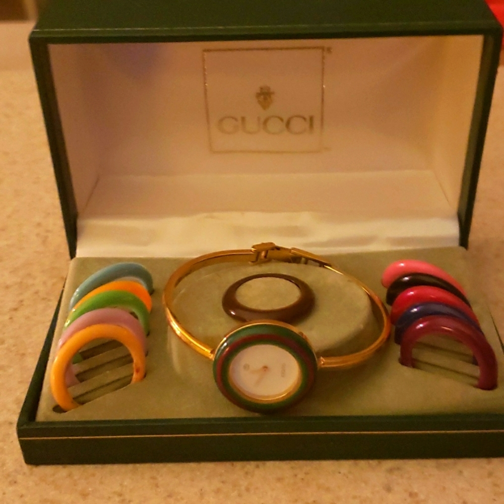 Vintage Authentic Gucci womans watch.